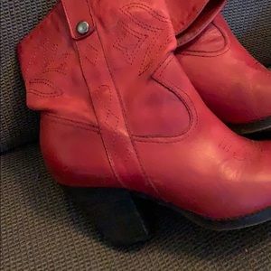 Red gorgeous cowgirl boots